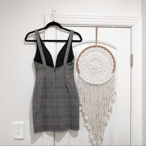 **currently unavailable** ⚡️PLAID BODYCON DRESS!!🎸 - Picture 2 of 3